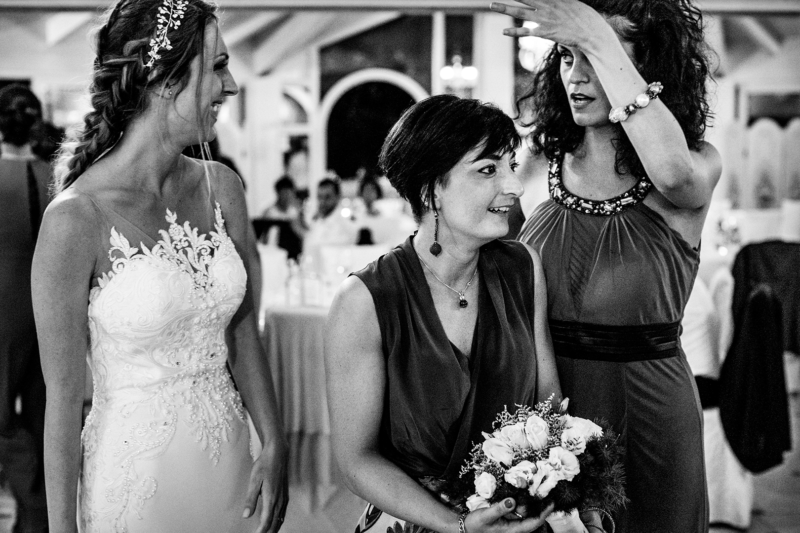 68 gianni-lepore-fotografo-matrimonio-lancio-bouquet-wedding